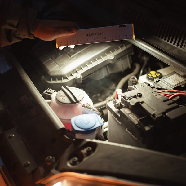 AF2R Work コンパクト&多用途 テントやタープの中から、ガレージや車内でも大活躍! ワークライト 作業ライト エリアライト 投光器 作業灯