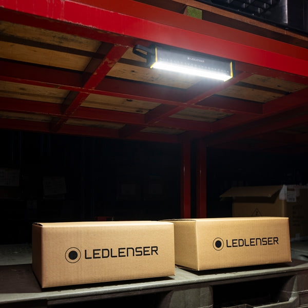 AF2R Work コンパクト&多用途 テントやタープの中から、ガレージや車内でも大活躍!