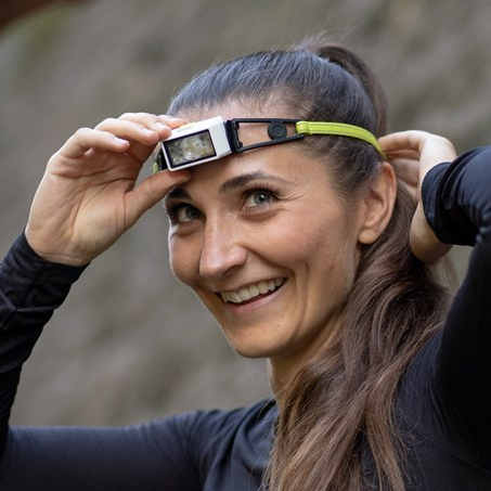 NEO1R: 39g 究極の軽さ 150ルーメン×3h照射 早朝や夕暮れのランニングに