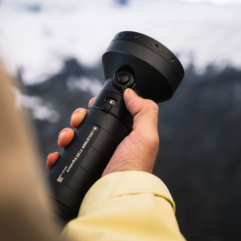 P18R Signature 第四世代 公式サイト限定販売のプレミアムモデル 9/10発売開始