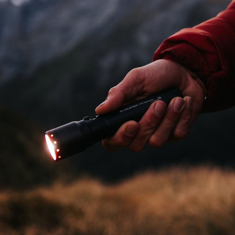 All new P7R Signature 公式サイト限定 第四世代を象徴するプレミアムハンドライトの頂点