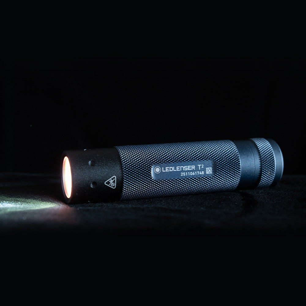 T2 25周年モデル | 乾電池仕様の携行コンパクトライト 限定色×製品登録で25年保証 数量限定品