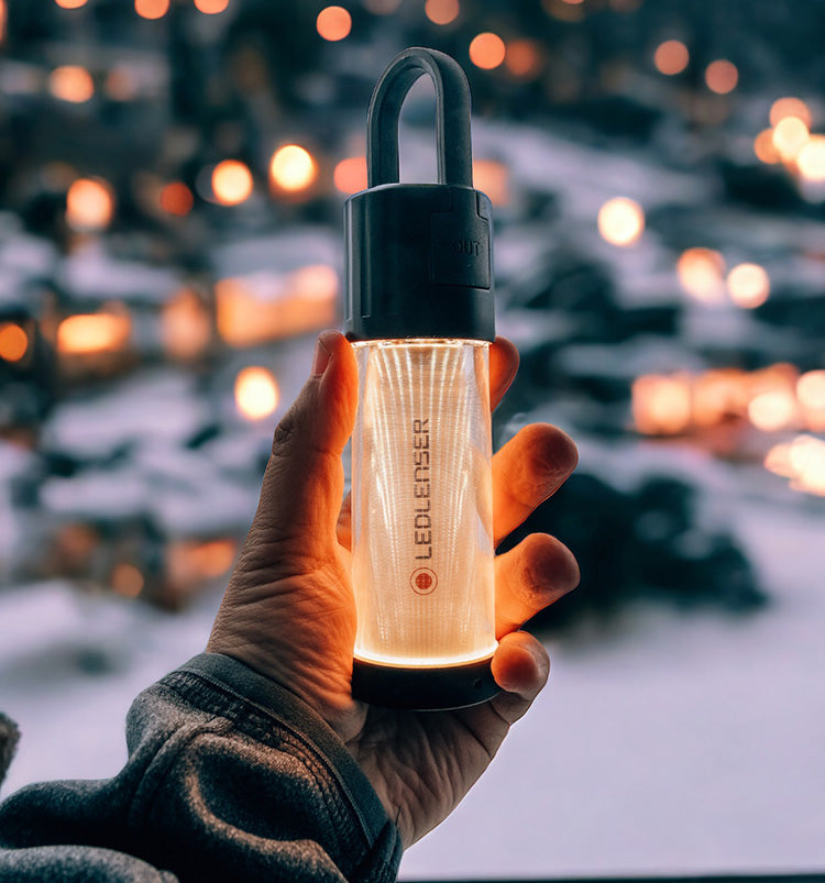 【クーポン対象商品】ML6 Warm: 無段階で光が調整できる小型LEDランタン(暖色光/電球色)18650 充電池仕様