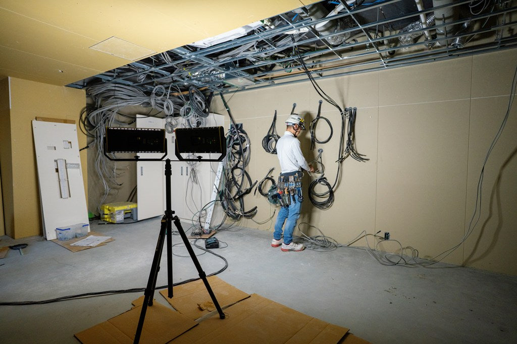 ロングエレベーター 三脚 / ライトスタンド 作業ライト/エリアライト専用 最大 3m 高品質 堅牢仕様