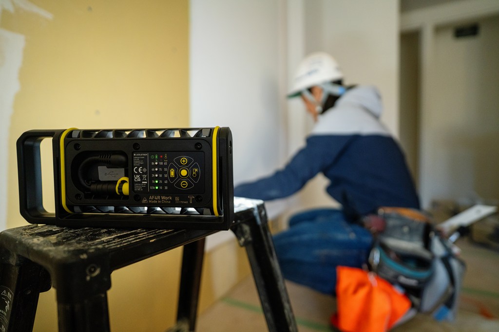 AF4R Work コンパクト&やわらかな光、現場からキャンプ場まで使えるフィールドLED