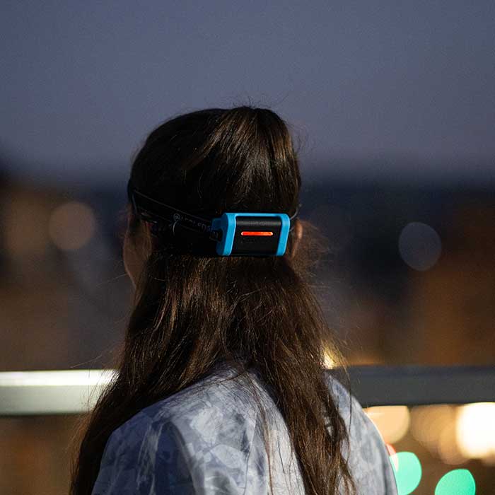 NEO3: 単四電池×3本で使えるスポーツモデル 街ランでも山でも◎