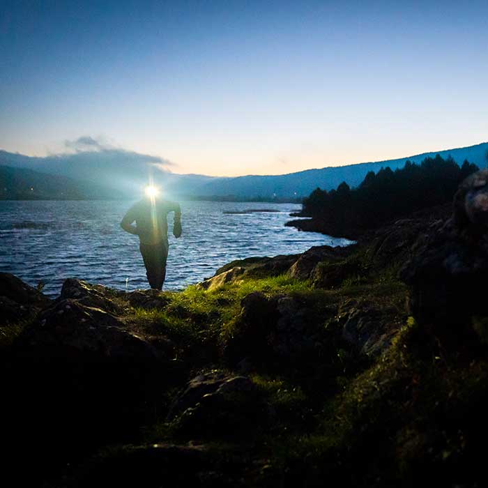 NEO9R: 200ルーメンで12h照射 点灯開始時の明るさが継続