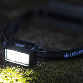 NEO5R 軽量104g／ 300ルーメンで4h照射