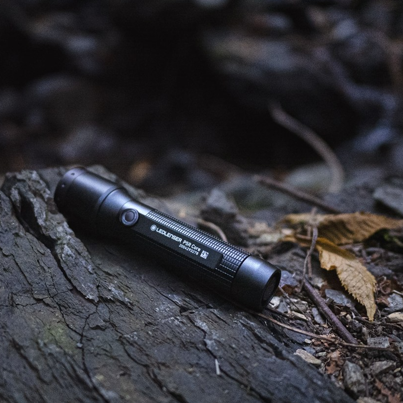Ledlenser P5R Core ｜コンパクトなLEDハンドライト｜レッド